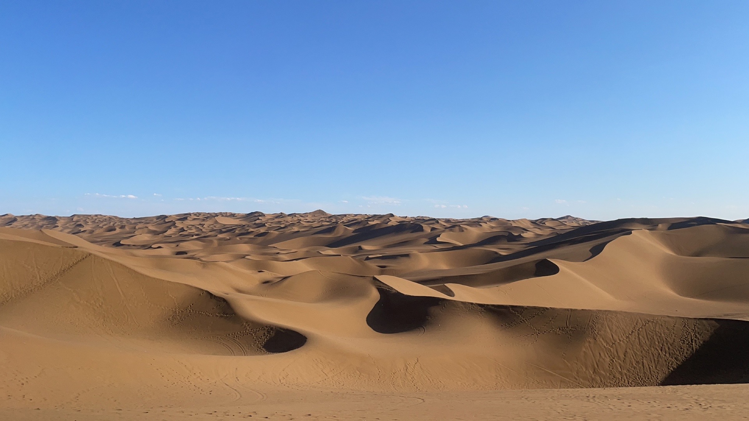 Desert dunes in Xinjiang, China